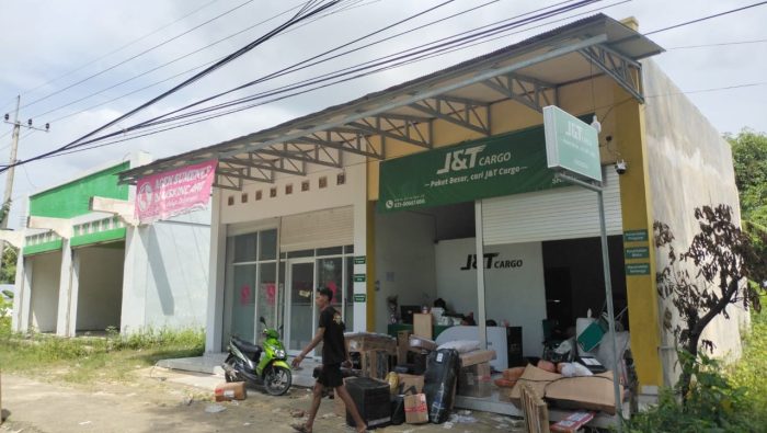 Suasana Kantor J&T Cargo Wilayah Kecamatan Pragaan, Bluto, dan Saronggi, Kabupaten Sumenep. (Foto: Istimewa)
