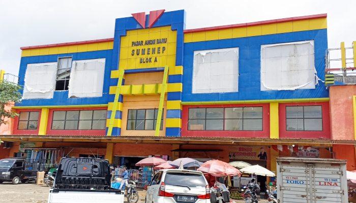 Suasana di Pasar Anom Baru Sumenep. (Foto: Hayat/warta9.co.id)