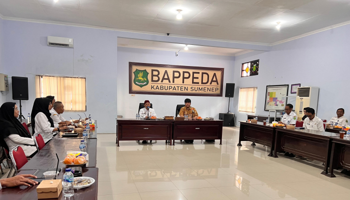 Suasana audiensi di Ruang Potre Koneng, Kantor Bappeda Sumenep, pada Rabu, 22 Januari 2024. (Foto: Dok. Warta9)