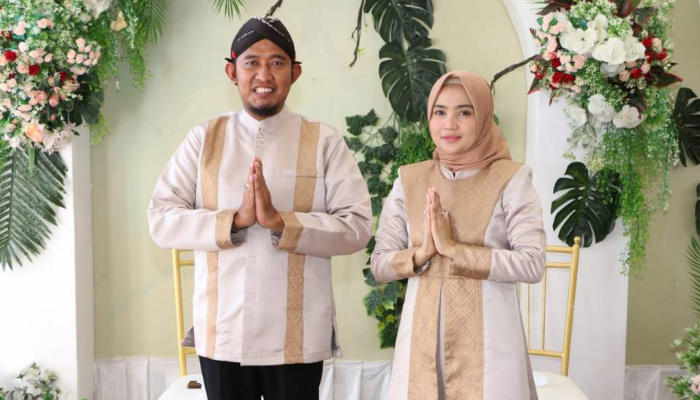 Bupati Fauzi didampingi istri, Nia Kurnia Fauzi. (Foto: Istimewa)