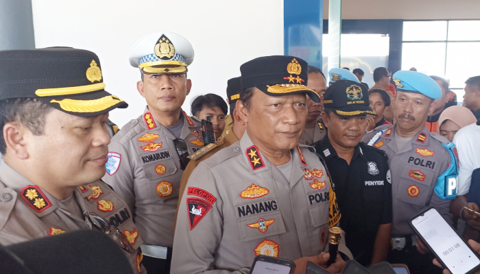 Kepala Kepolisian Daerah Jawa Timur, Irjen Pol Nanang Avianto saat memberikan keterangan kepada wartawan. (Foto: Hayat/Warta9).