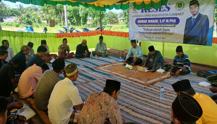 Anggota Komisi I DPRD Sumenep dari Dapil VII, Ahmad Juhairi saat menggelar Reses. (Dok Warta9)