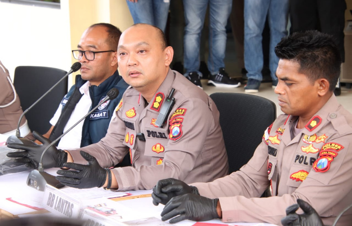 Kapolres Sumenep, AKBP Rivanda saat memimpin konferensi pers ungkap sejumlah kasus di wilayah hukum Polres Sumenep. (Foto: Hayat).