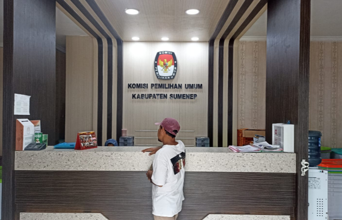 Suasana di Kantor KPU Kabupaten Sumenep. (Foto: Hayat)