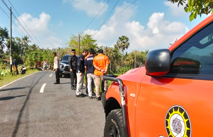 Situasi terkini saat Tim Inafis Polda Jatim melakukan olah TKP. (Foto: Hayat)
