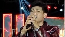 Valen, bintang Dangdut Academy 7 (DA7), tampil memukau di panggung Madura Fest 2026 yang digelar di Stadion GOR A. Yani, Panglegur, Pabian, Sumenep, Minggu (31/5/2026)