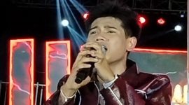 Valen, bintang Dangdut Academy 7 (DA7), tampil memukau di panggung Madura Fest 2026 yang digelar di Stadion GOR A. Yani, Panglegur, Pabian, Sumenep, Minggu (31/5/2026)