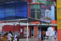 Aktivitas pasien dan petugas di Poli Terpadu RSUD dr. H. Moh. Anwar Sumenep. RSUDMA memperkuat validasi data sebagai upaya meningkatkan kualitas pelayanan dan keselamatan pasien. (Foto: Istimewa)