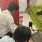 Petugas Polsek Sumenep Kota bersama Tim INAFIS Satreskrim Polresta Sumenep melakukan olah tempat kejadian perkara (TKP) di kamar kos tempat ditemukannya seorang pria berinisial AS (38) meninggal dunia di Desa Gunggung, Kecamatan Batuan, Kabupaten Sumenep, Rabu (15/7/2026).