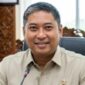 Kepala Badan Gizi Nasional (BGN) Sudaryono menegaskan seluruh dapur penyelenggara Program Makan Bergizi Gratis (MBG) dilarang menggunakan barang bersubsidi, seperti gas elpiji 3 kilogram, minyak goreng MinyaKita, dan beras SPHP. Pengelola dapur yang melanggar aturan tersebut akan dikenai sanksi bertahap hingga penutupan permanen.