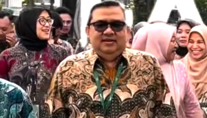 Direktur PT Linggarjati Trijaya Indah, Nanda Wirya Laksana, menyampaikan keterangan kepada awak media, Rabu (5/8), terkait polemik dengan Bank Syariah Nasional (BSN).