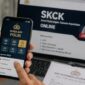 Ilustrasi layanan penerbitan Surat Keterangan Catatan Kepolisian (SKCK) secara daring melalui Super App Polri. Polresta Sumenep menerapkan layanan full online untuk memudahkan masyarakat mengajukan SKCK tanpa harus datang langsung ke kantor polisi pada tahap awal.