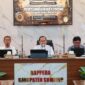 Kepala Bappeda Kabupaten Sumenep, Arif Firmanto, saat memimpin Focus Group Discussion (FGD) Penyusunan Roadmap Percepatan Pertumbuhan Ekonomi Kabupaten Sumenep di Ruang Potre Koneng Bappeda Sumenep