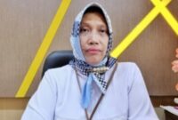 Direktur RSUD dr. H. Moh. Anwar Sumenep, dr. Hj. Erliyati, M.Kes., saat menyampaikan perkembangan penerapan Sistem Rumah Sakit Online sebagai bagian dari transformasi digital pelayanan kesehatan di Sumenep.