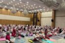 Ratusan peserta mengikuti kegiatan “Indoor Yoga: Flow to Glow MYZE” yang digelar MYZE Hotel Sumenep by ARTOTEL di Ballroom Aryawiraraja, Minggu (13/9/2026). Acara ini diikuti sekitar 150 peserta dan menjadi ajang promosi gaya hidup sehat serta kebersamaan komunitas di Sumenep.